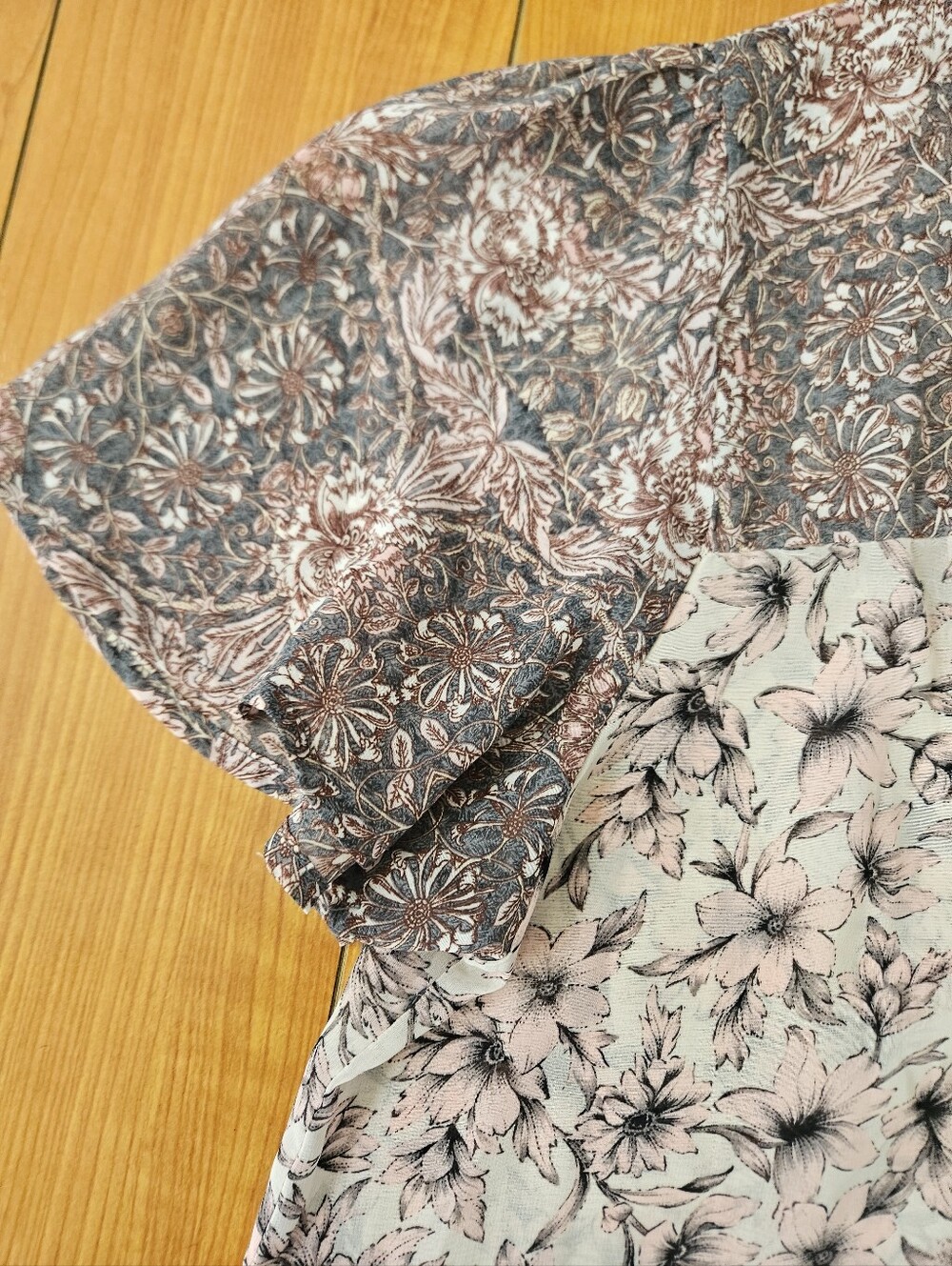 NEVER WORN! NAIF Pink Floral V-Neck Boho Blouse Top Sz Size Large - Picture 8 of 14